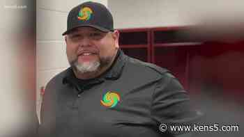 'He loved Christmas': Sam Houston High School coach succumbs to COVID-19 - KENS5.com