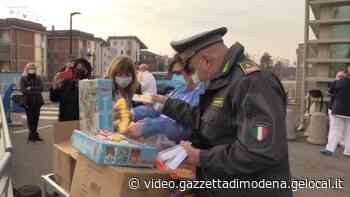 Modena, 'Io non ho paura' la Finanza regala i giochi per i bimbi al pronto soccorso - Gazzetta di Modena