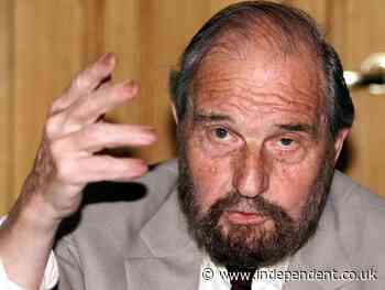 George Blake dead: Notorious British traitor and Cold War spy dies in Russia aged 98