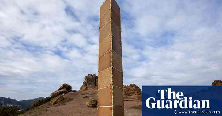 Ephemeral edible: gingerbread monolith appears on San Francisco hilltop, then collapses