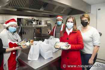 Gemeente verdeelt kerstmaaltijden onder 157 kwetsbaren - Het Nieuwsblad