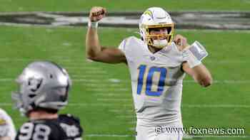 Brett Favre asks Chargers' Justin Herbert 'what's the secret' to his play this season