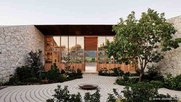 Matías Zegers Arquitectos builds stone courtyard house in Chilean wine country