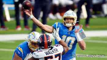 Bolts' Herbert sets rookie record for TD passes