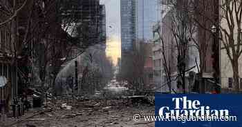 Large explosion damages buildings in Nashville at Christmas – video