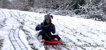 Rare festive look as Warrington awakes to its first snow of the winter - Gary Skentelbery