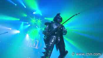 KISS play concert to 'KISS 2020 Goodbye'