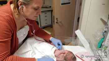 Pandemic drives up home birth numbers, highlights sacrifices made by Ontario midwives