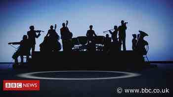 Maestro Dudamel takes virtual reality Symphony on tour