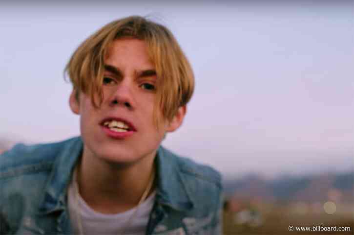 The Kid LAROI Is the Robin Hood Who Stole Christmas in ‘TRAGIC’ Video, Feat. YoungBoy Never Broke Again
