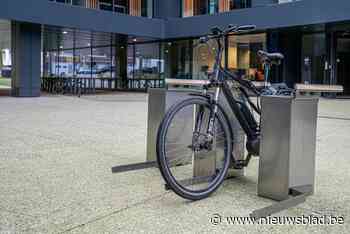 Antwerps bedrijf lanceert alles-in-één-parkeerplek voor elektrische fietsen
