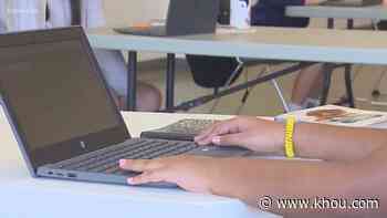 Bridging the digital divide in Houston-area schools is challenging, but possible - KHOU.com
