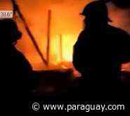 Coronel Oviedo: Fuego consume por completo una vivienda - Paraguay.com