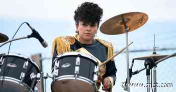 Selena: The Series star Noemi Gonzalez on why the Netflix show is about the American dream     - CNET