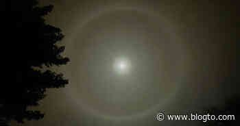 Photos of Toronto's final full moon of December 2020 show extraordinary corona - blogTO
