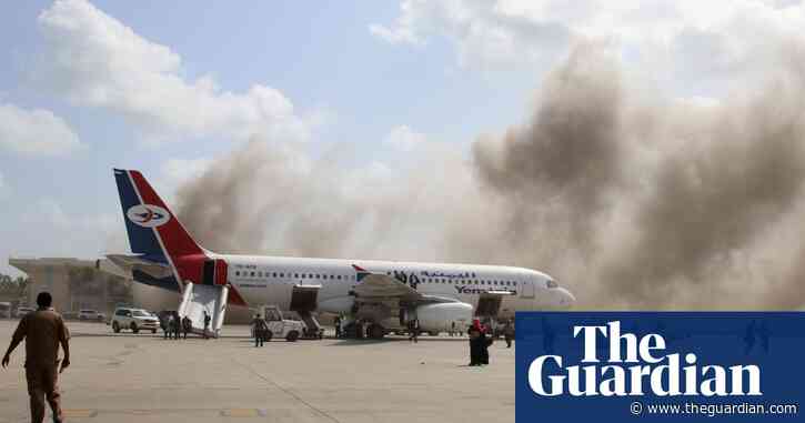 Aden airport attack targeting Yemeni cabinet kills 26 – video