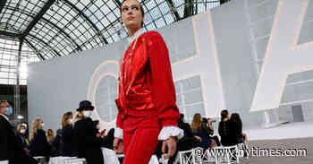 Photos From Fashion’s Uncertain Year