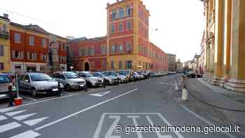 Modena Copre la targa e gira per la zona Ztl senza permesso. Fermato e multato - La Gazzetta di Modena