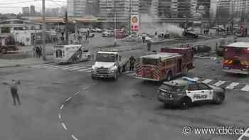 Male taken to hospital after 3-vehicle collision in North York