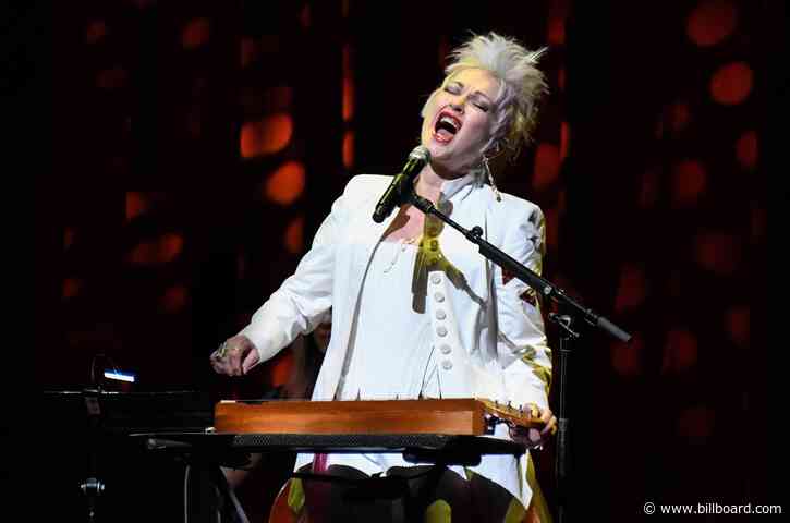 Cyndi Lauper Offers Optimistic Words During ‘New Year’s Rockin’ Eve’ Performance: ‘I Have Hope’