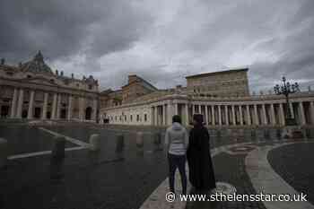 Pope pushes through nerve pain to give new year's blessing - St Helens Star