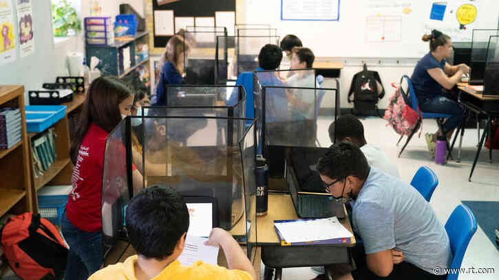 Teachers Union leader pushing against reopening schools because it's unsafe posts pics from Puerto Rico vacation