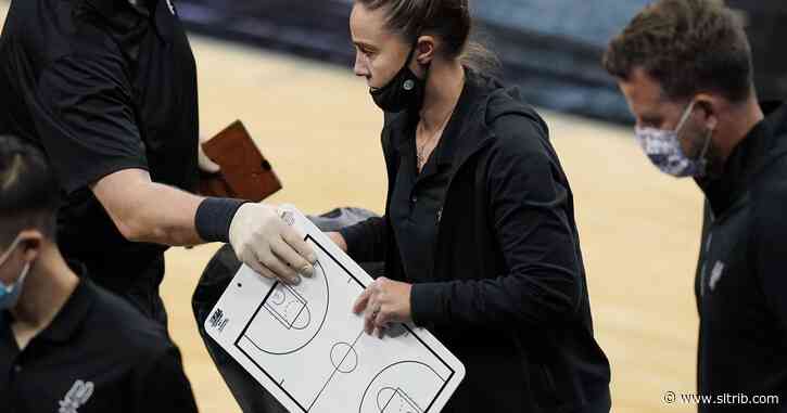 Becky Hammon first woman to coach NBA team; Lakers beat Spurs
