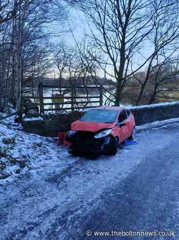 Police warning as car crashes in Rivington icy conditions - The Bolton News