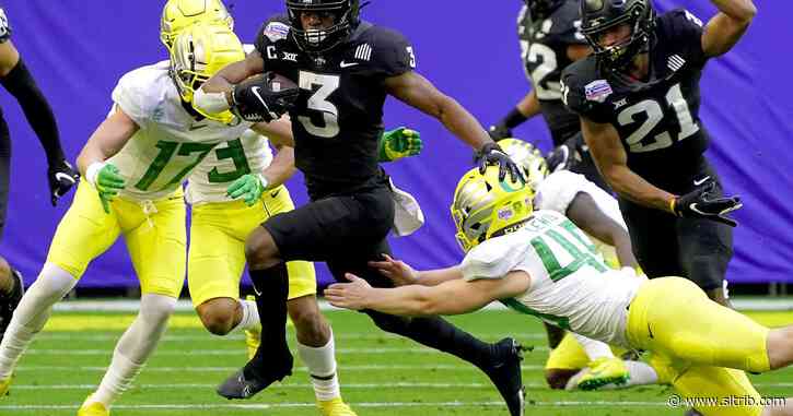 Oregon has five turnovers in Fiesta Bowl loss to Iowa State