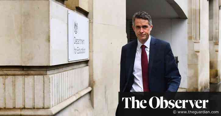 Teachers take legal action as chaos grips England's schools plan