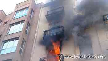 Incendio en una vivienda de la calle Buenos Aires de València - Levante-EMV