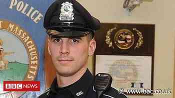Policeman buys family food instead of arresting them for shoplifting