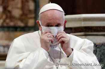 Covid: Pope criticises people going on holiday to flee lockdowns