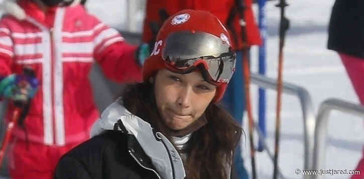 Bella Hadid Hits the Slopes for Afternoon of Skiing in Aspen