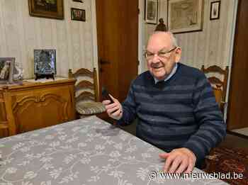 Benny aarzelde geen seconde toen priester André (82) overvallen werd in eigen woning: “Toen ik stoelen hoorde vallen, wist ik dat er iets mis was”