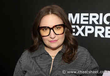 Lena Dunham Has a Butt Tattoo In Honor of Her Favorite Restaurant - Showbiz Cheat Sheet