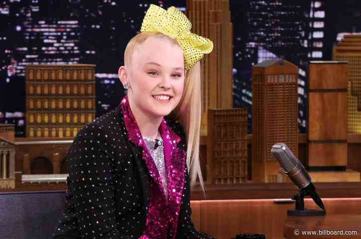 JoJo Siwa Says She Had ‘No Idea’ About ‘Inappropriate Content’ in Kids Board Game