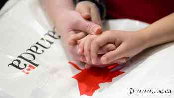Winners of immigration lottery invited to formally apply to sponsor parents, grandparents