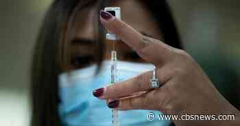Houston hospital offers workers $500 to get COVID-19 vaccine - CBS News