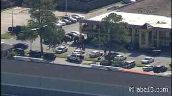 Houston police shoot armed man suspected in serial robberies to death - KTRK-TV