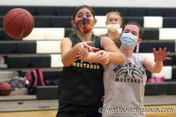 Mustangs gallop into team-oriented practices - By Staff - Republican Journal