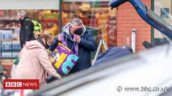 Champagne puts fizz in Morrisons' Christmas sales