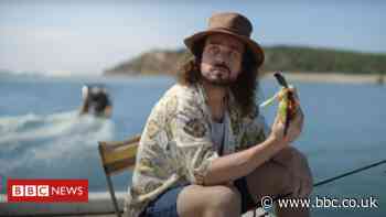 Australian advert of man eating bat sandwich investigated