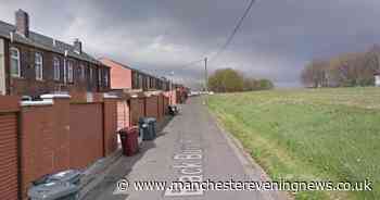 Police arrest teenager carrying an axe in Bolton - Manchester Evening News