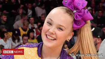 JoJo Siwa: YouTuber denounces 'gross' board game bearing her image