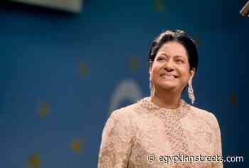 Oum Kalthoum Through the Lens of French Photographer Bruno Barbey - Egyptian Streets