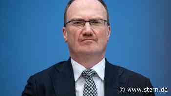 Chef der «Wirtschaftsweisen»: Ökonom Feld erwartet Schrumpfung der Wirtschaft Anfang 2021 - STERN.de