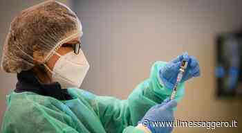 Vaccino Modena, dosi «avanzate» date a figli e parenti degli operatori sanitari: indagano i Nas - Il Messaggero