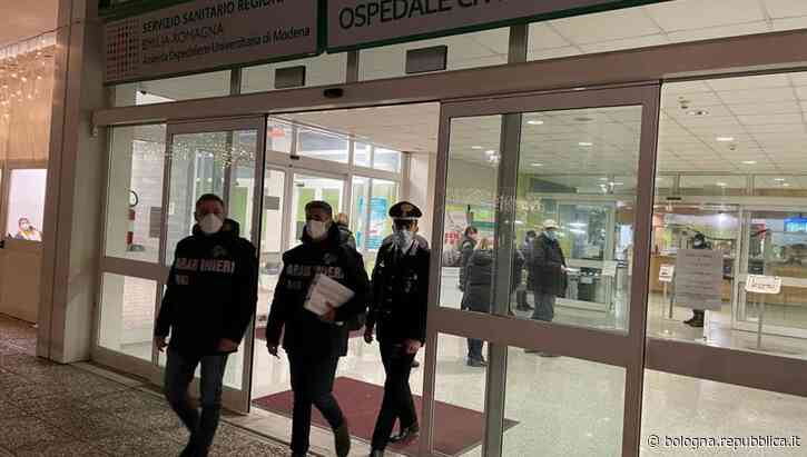 Modena, avanzano dosi di vaccino e gli operatori chiamano i loro parenti. Arcuri: "Immorale, reato contro ... - La Repubblica