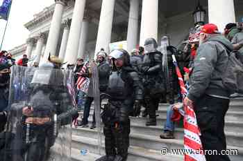 Journalist says Capitol police did not remove barricade during D.C. riot in viral video